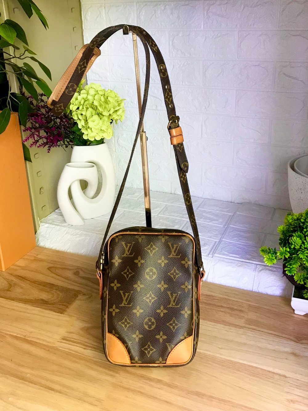 ✅LV AUTHENTIC Monogram Canvas UNISEX LOUIS VUITTON - Picture 13 of 13